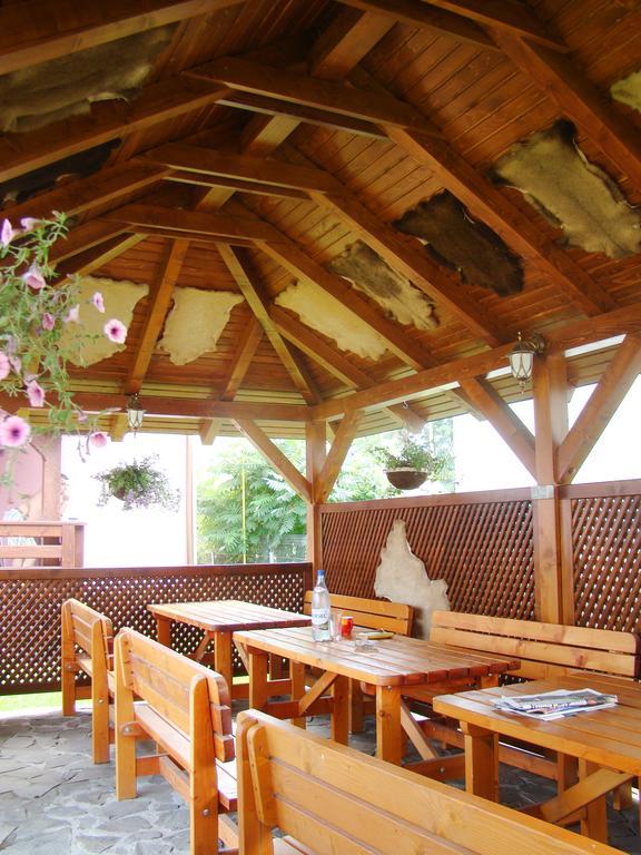 Colt De Rai Hotel Covasna Exterior photo