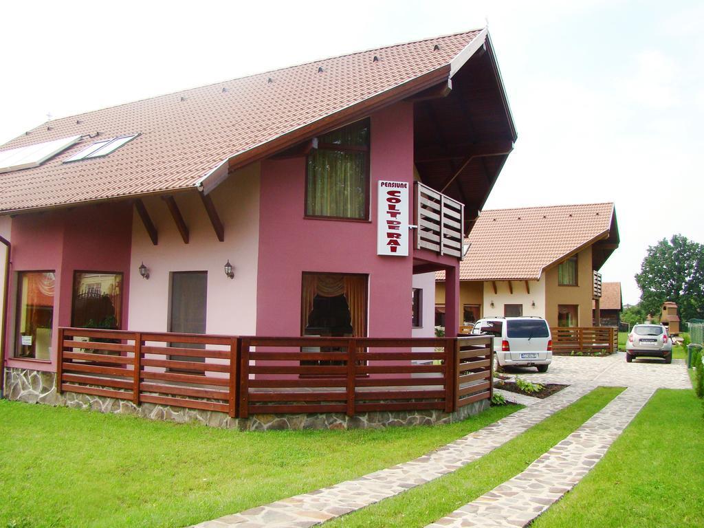 Colt De Rai Hotel Covasna Exterior photo