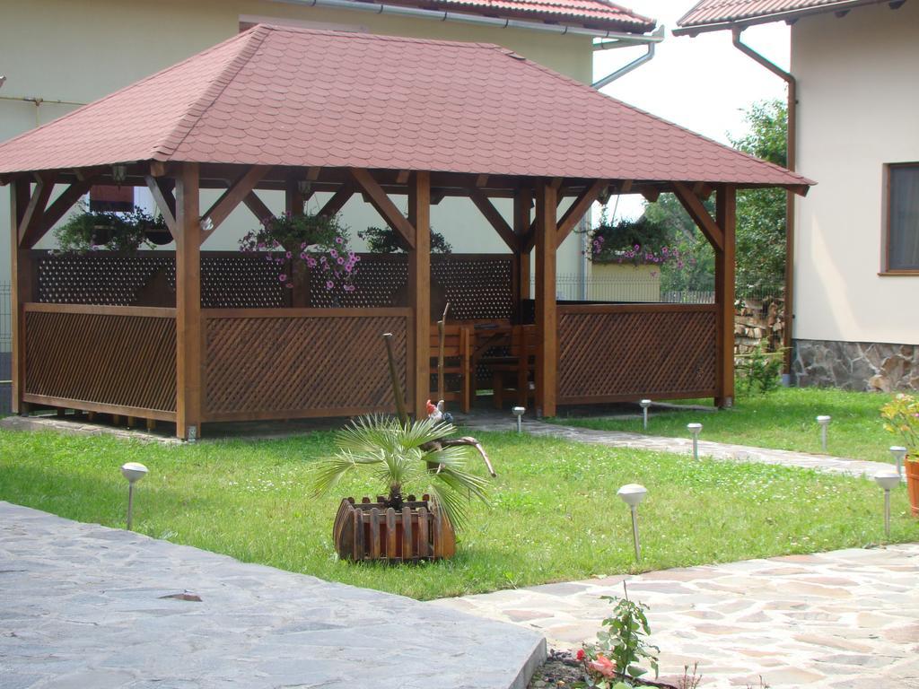 Colt De Rai Hotel Covasna Exterior photo