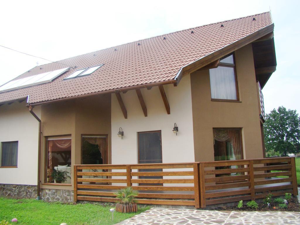 Colt De Rai Hotel Covasna Exterior photo